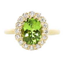 Load image into Gallery viewer, Peridot And Diamond Ring
