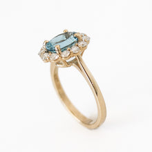 Load image into Gallery viewer, Aquamarine And Diamond Ring
