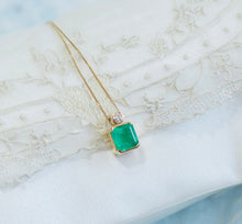 Load image into Gallery viewer, Estate Columbian Emerald and Diamond Necklace
